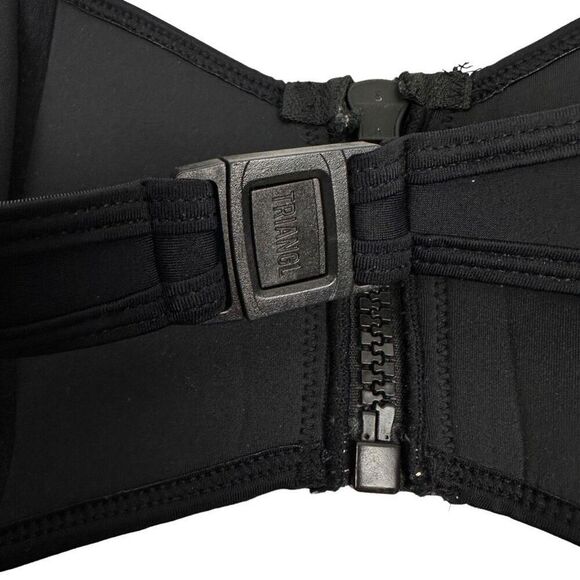 Triangl Neoprene Bikini TOP size Medium Black - Picture 7 of 7